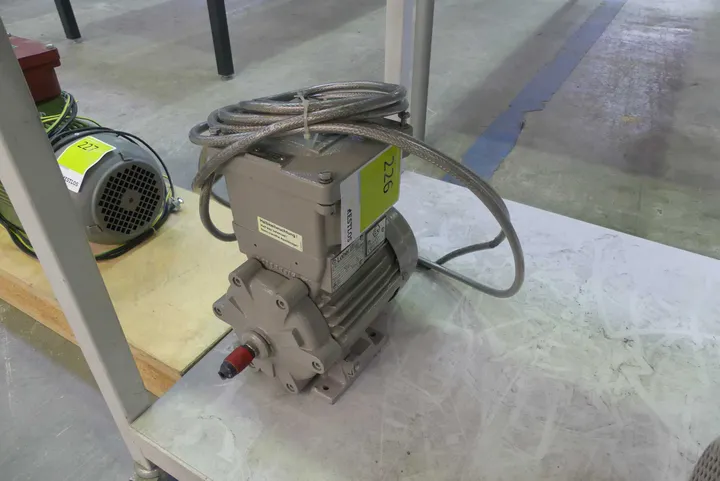 Loher Drehstrommotor, explosionsgeschützt Typ: DNGW-071BG-04A